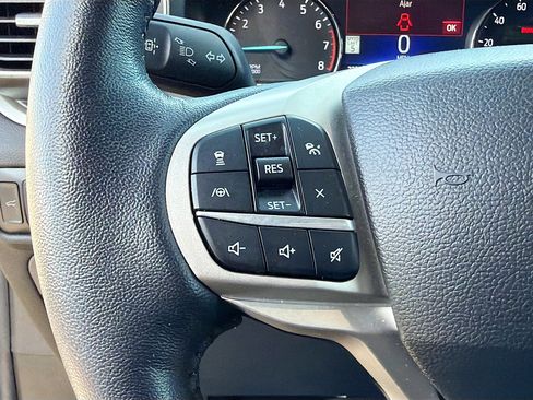 Used 2022 Ford Explorer XLT w/ Equipment Group 202A image 38