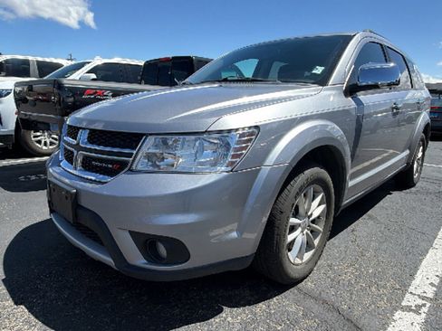 Used 2017 Dodge Journey SXT w/ Comfort/Convenience Group AWD/4WD image 3