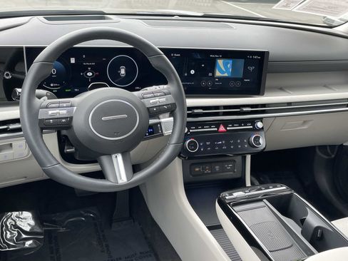 Certified 2025 Hyundai Tucson Limited image 6