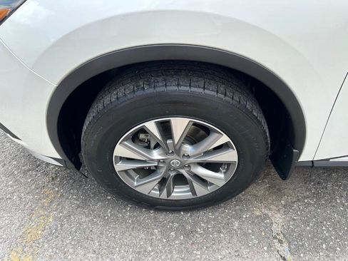 Used 2018 Nissan Murano S FWD image 11