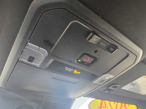 Used 2024 Toyota Tacoma TRD Off-Road image 33