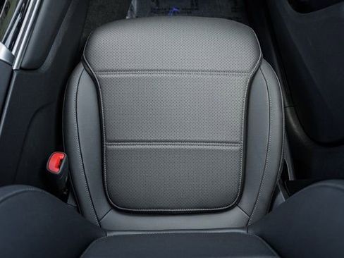 New 2025 Mercedes-Benz GLC 350e 4MATIC image 30