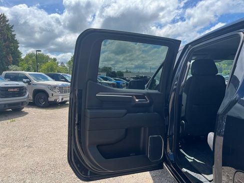 Used 2023 Chevrolet Silverado 1500 LT AWD/4WD image 27