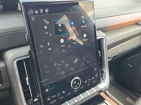 Used 2025 GMC Yukon Denali image 25