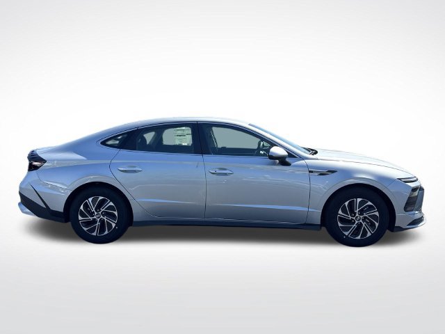 New 2026 Hyundai Sonata Blue FWD image 31
