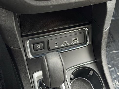 Used 2024 Subaru Ascent Limited w/ Technology Package image 16