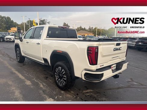 New 2025 GMC Sierra 3500 Denali Ultimate image 8