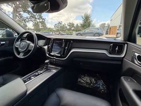 Used 2018 Volvo XC60 T6 Momentum w/ Convenience Package AWD/4WD image 13