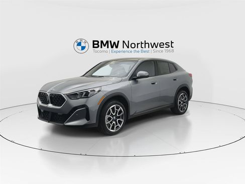 Used 2025 BMW X2 xDrive28i w/ Technology Package image 9