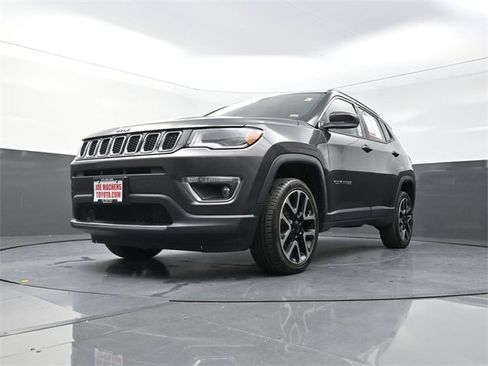 Used 2018 Jeep Compass Limited w/ Safety & Security Group image 29
