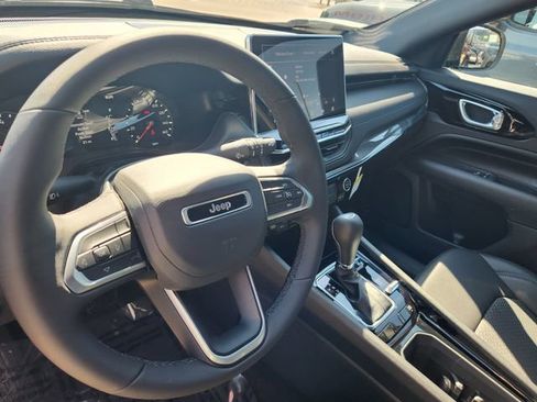 New 2026 Jeep Compass Latitude image 12