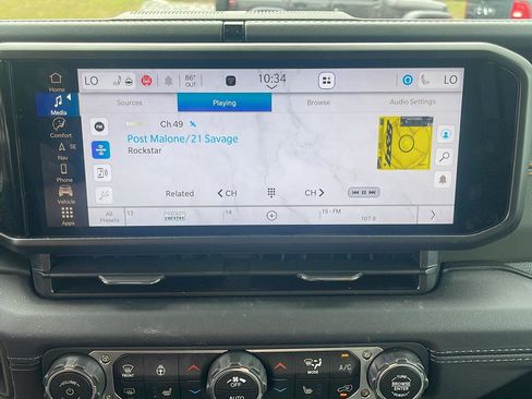 Used 2025 Jeep Gladiator Mojave AWD/4WD image 18