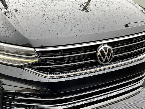 Used 2022 Volkswagen Tiguan SE R-Line FWD image 33