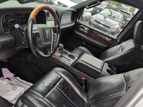Used 2016 Lincoln Navigator Select AWD/4WD image 15