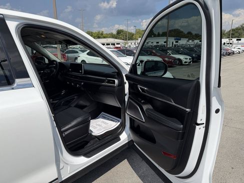 Used 2020 Kia Telluride LX AWD/4WD image 8