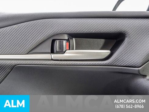 Used 2025 Toyota Camry SE image 47