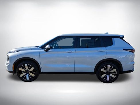 New 2026 Mitsubishi Outlander SE image 7