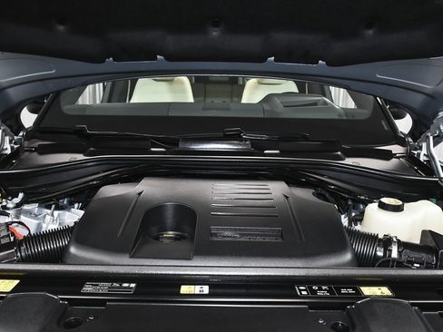 Used 2025 Land Rover Range Rover SE image 80