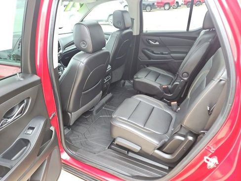 Used 2021 Chevrolet Traverse RS image 22