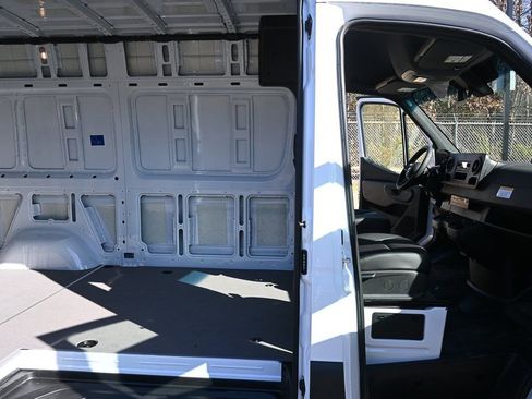 Used 2025 Mercedes-Benz Sprinter 2500 image 23