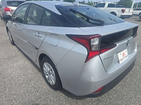 Used 2019 Toyota Prius LE FWD image 7