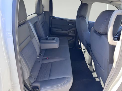 Used 2024 Nissan Frontier SV image 32