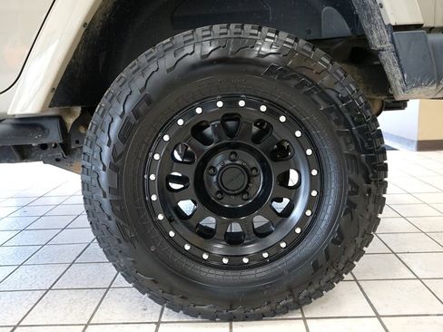 Used 2017 Jeep Wrangler Unlimited Rubicon AWD/4WD image 55