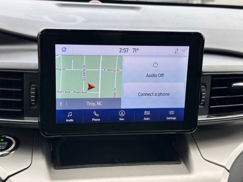 Used 2021 Ford Explorer XLT w/ Equipment Group 202A RWD image 29