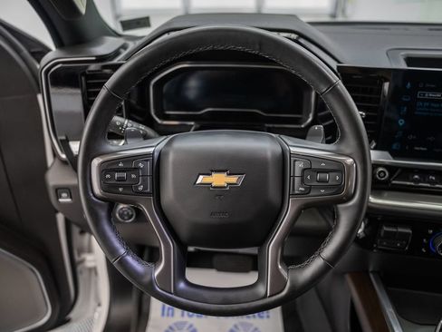 Used 2025 Chevrolet Silverado 1500 High Country AWD/4WD image 34