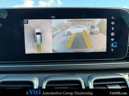 Used 2022 Mercedes-Benz GLS 450 4MATIC image 34