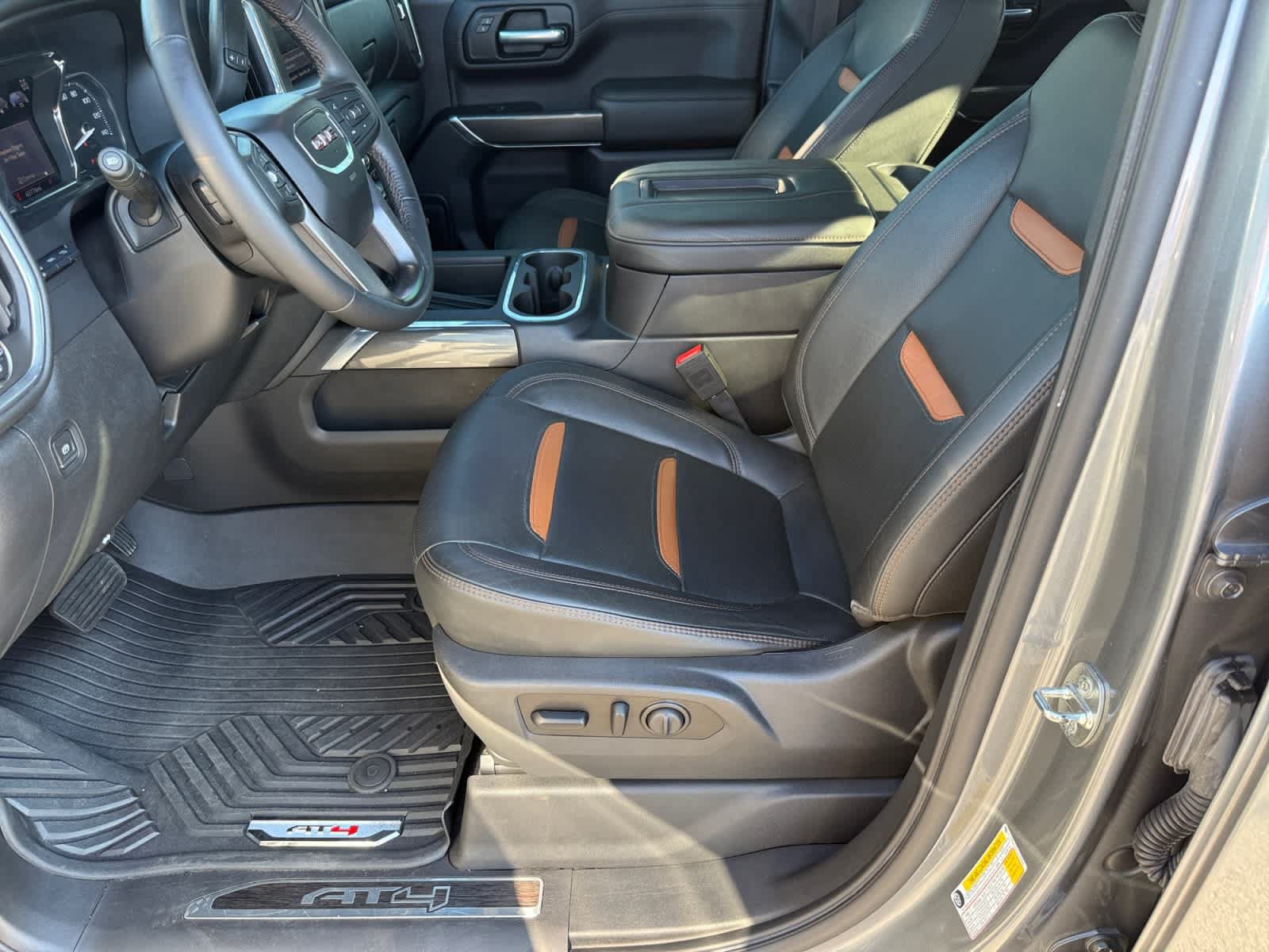 Used 2020 GMC Sierra 1500 AT4 w/ Off-Road Performance Package AWD/4WD image 10