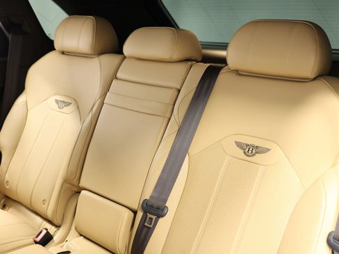 Used 2021 Bentley Bentayga AWD/4WD image 58