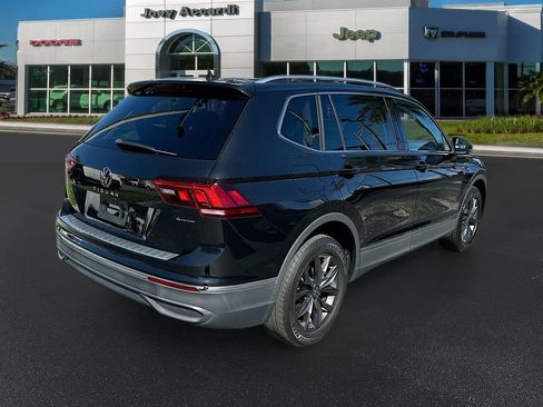 Used 2022 Volkswagen Tiguan SE w/ Panoramic Sunroof Package image 7