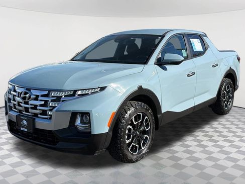 Used 2023 Hyundai Santa Cruz SE image 1