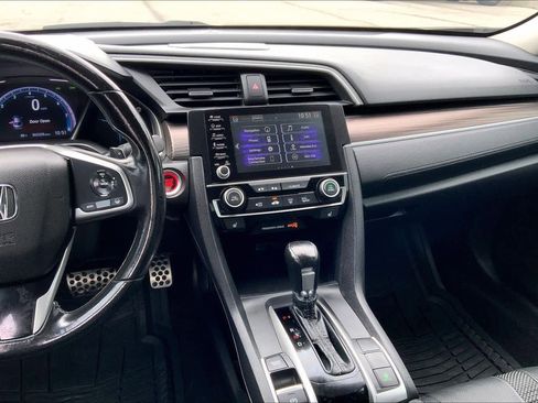 Used 2019 Honda Civic Touring image 7