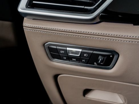 Used 2023 BMW X6 M Competition image 39