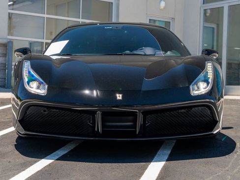 Used 2019 Ferrari 488 GTB RWD image 4