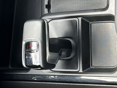 Used 2024 Chevrolet Silverado 1500 ZR2 w/ Technology Package image 26