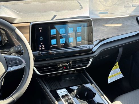 New 2026 Volkswagen Atlas SE FWD image 9