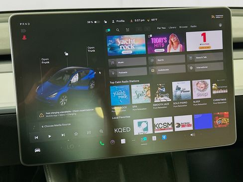 Used 2022 Tesla Model Y Performance image 19