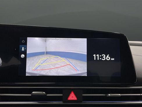 Used 2024 Hyundai Elantra SEL w/ Convenience Package image 11