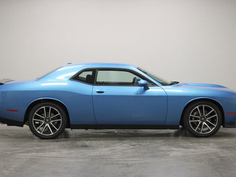 Used 2023 Dodge Challenger R/T RWD image 9