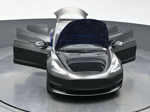 Used 2021 Tesla Model 3 Standard Range Plus image 37