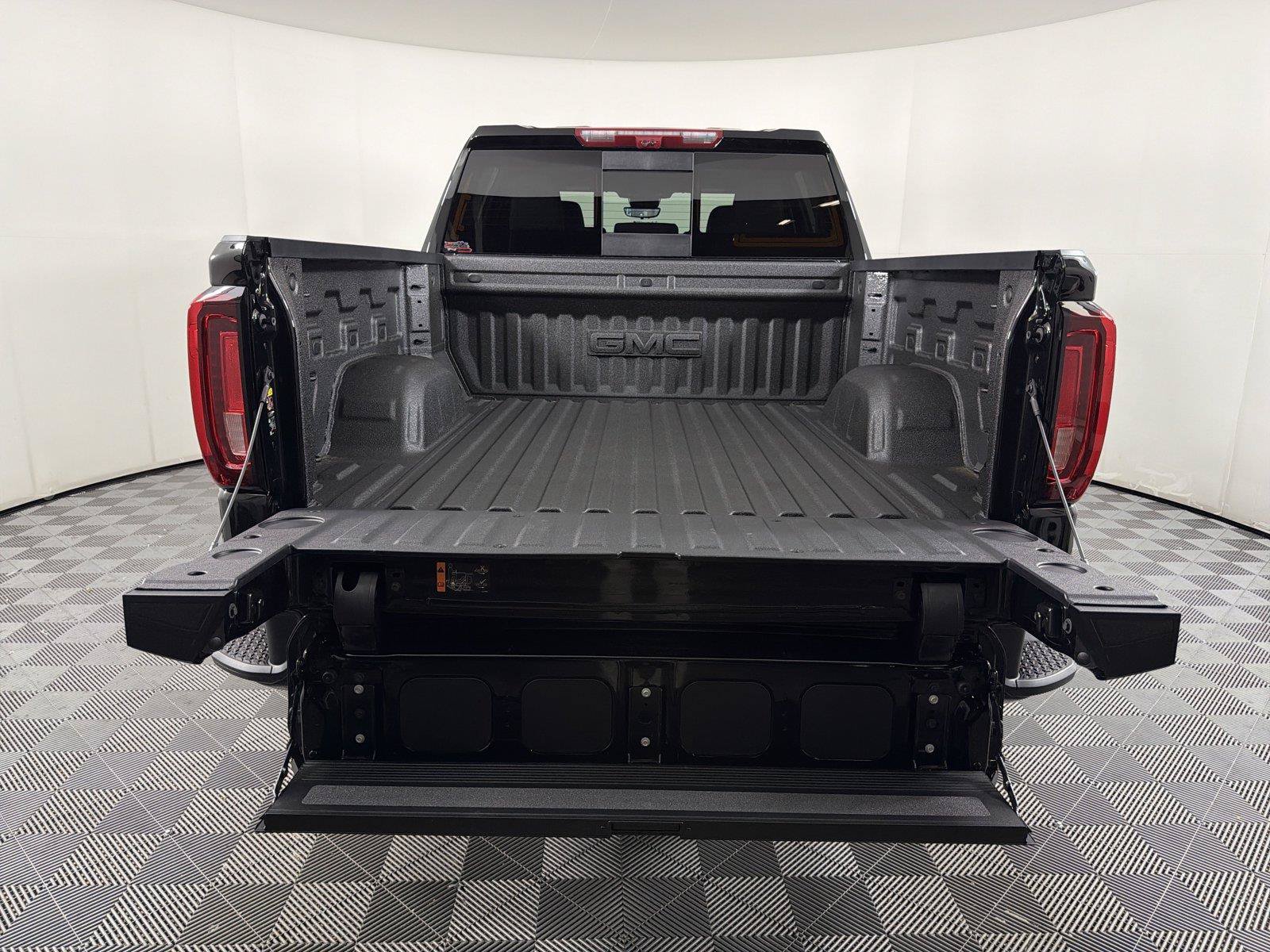 New 2026 GMC Sierra 1500 AT4 w/ AT4 Premium Package AWD/4WD image 16