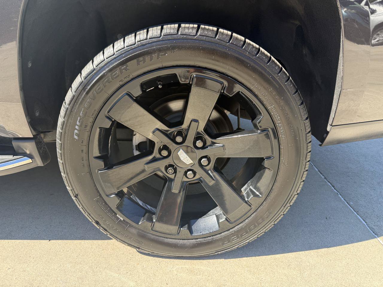 Used 2018 Cadillac Escalade Luxury RWD image 7