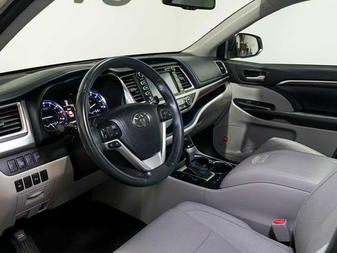 Used 2016 Toyota Highlander Limited FWD image 14