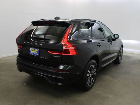 Used 2024 Volvo XC60 B5 Core AWD/4WD image 5