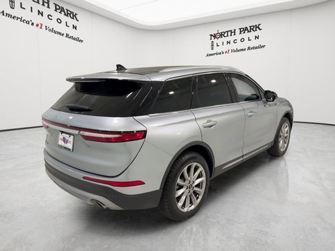 Used 2022 Lincoln Corsair FWD w/ Premium Package image 26