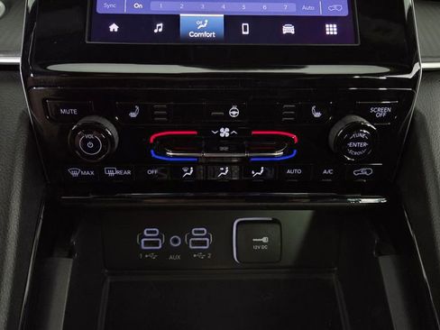 Used 2023 Jeep Grand Cherokee L Laredo AWD/4WD image 26