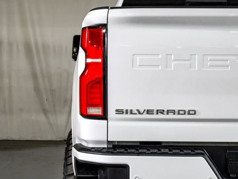 Used 2025 Chevrolet Silverado 2500 LTZ w/ LTZ Premium Package AWD/4WD image 44